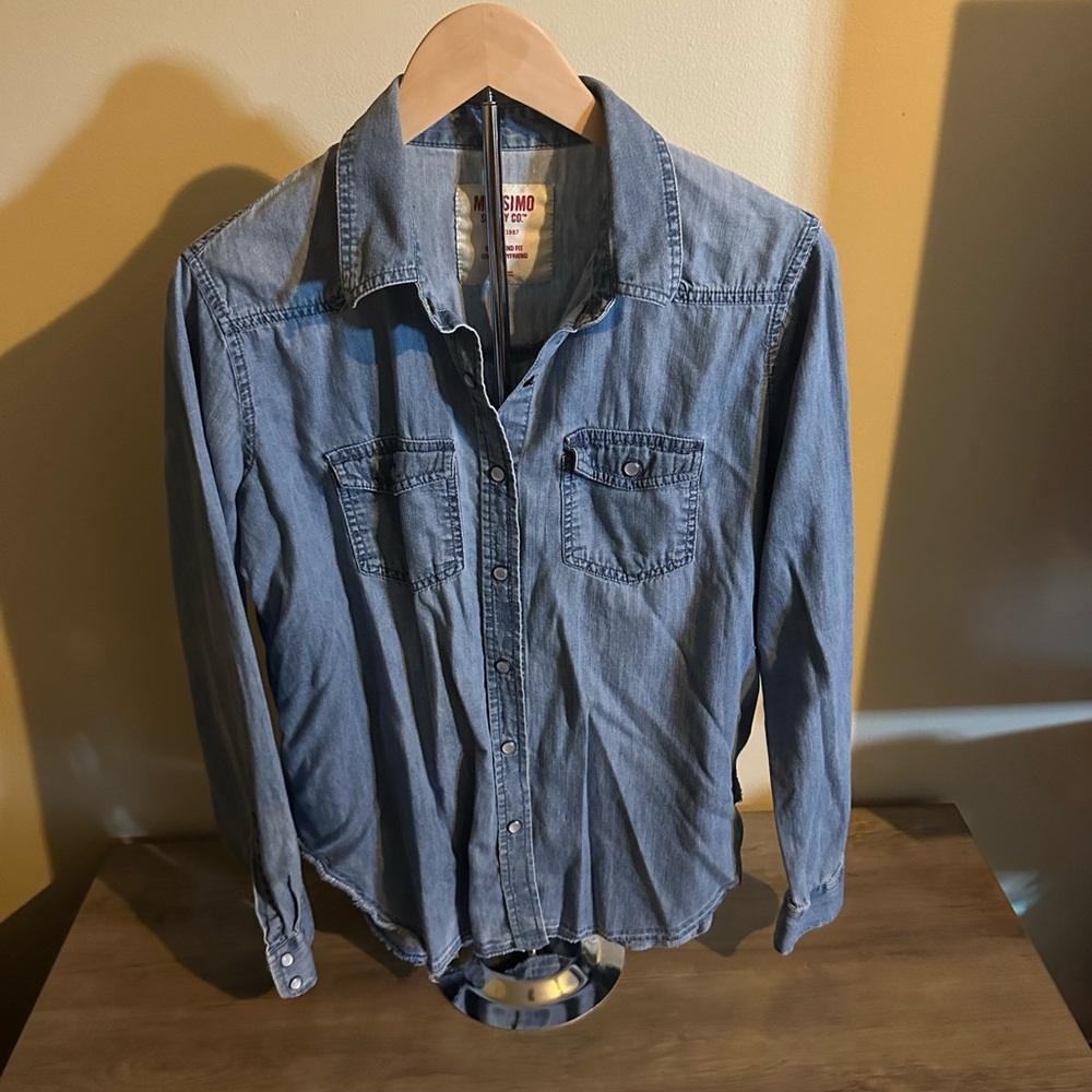 Mossimo, Medium, denim pearl snap long sleeve shirt